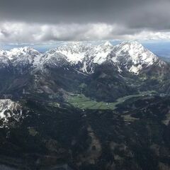 Flugwegposition um 12:14:06: Aufgenommen in der Nähe von Gemeinde Eisenkappel-Vellach, Österreich in 2528 Meter